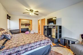 Fire Pit & Gas Grill: Charming Poconos Abode!