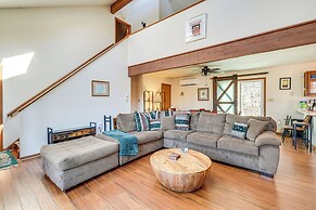 Fire Pit & Gas Grill: Charming Poconos Abode!