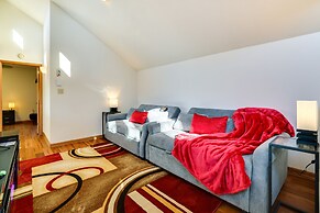 Charming Poconos Abode w/ Gas Grill + Fire Pit!