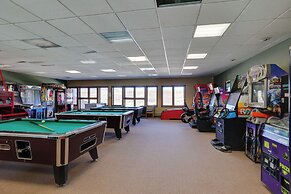 Granby Studio w/ Community Pools & Golfing!