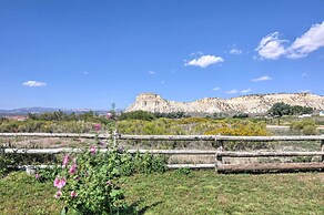 Cozy Henrieville Cabin: 18 Mi to Bryce Canyon NP!