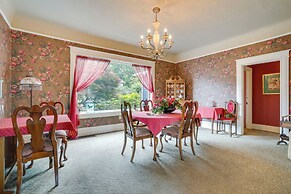 Wine Country Home With Yard; Walk to Downtown!