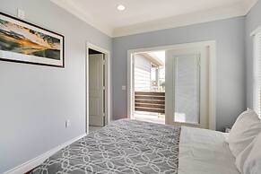 Luxe Southwest Houston Home w/ Balconies & Patio!