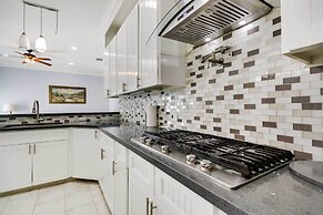 Luxe Southwest Houston Home w/ Balconies & Patio!