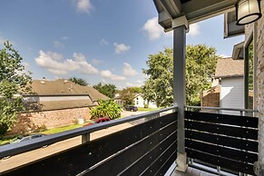 Luxe Southwest Houston Home w/ Balconies & Patio!