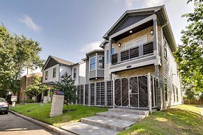 Luxe Southwest Houston Home w/ Balconies & Patio!