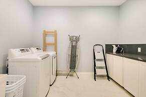 Luxe Southwest Houston Home w/ Balconies & Patio!