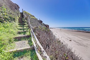 Peaceful Winter Retreat: Oregon Coastline Beach!
