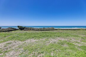 Peaceful Winter Retreat: Oregon Coastline Beach!