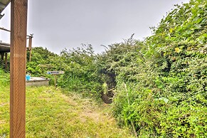 Serenity By The Sea - Chic Oceanfront Home w/ Deck