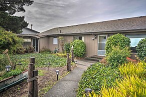 Serenity By The Sea - Chic Oceanfront Home w/ Deck