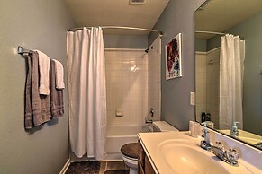 Houston Family Home w/ Yard ~ 8 Mi to NRG Stadium!