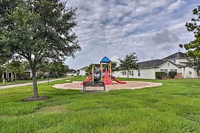 Houston Family Home w/ Yard ~ 8 Mi to NRG Stadium!