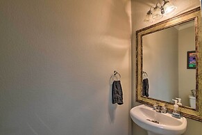 Houston Family Home w/ Yard ~ 8 Mi to NRG Stadium!