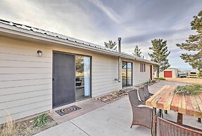 Elgin Home w/ Mountain Views ~ 3 Miles to Wineries
