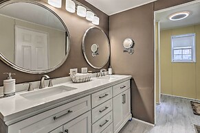 Kayaks, Electric Bicycles: Greentown Hideaway!