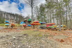 Walk to Lake! All-season Retreat in Poconos Mtns