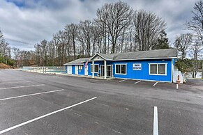 Kayaks, Electric Bicycles: Greentown Hideaway!