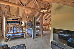 Spacious, Luxe Cabin w/ Mtn Views, Sauna & More!