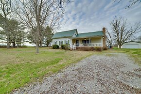 Peaceful Hazel Cottage w/ Deck & Yard!