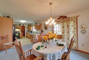 Peaceful Hazel Cottage w/ Deck & Yard!