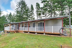 Cozy North Bend Getaway Near Dunes + Ocean!