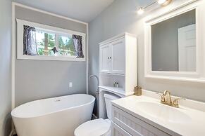 Cozy North Bend Getaway Near Dunes + Ocean!