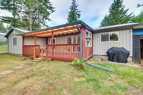 Cozy North Bend Getaway Near Dunes + Ocean!