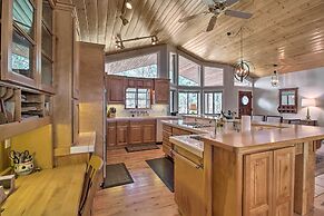 Yard, Grill & Games: Spacious Cabin in Lakeside!