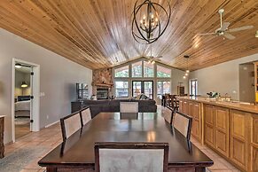 Yard, Grill & Games: Spacious Cabin in Lakeside!