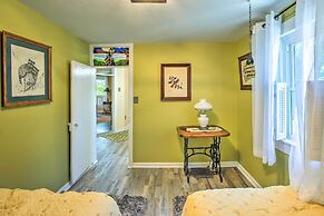 Dtwn Elizabethtown Home w/ Fire Pit & Gas Grill!