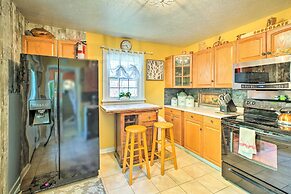 Dtwn Elizabethtown Home w/ Fire Pit & Gas Grill!