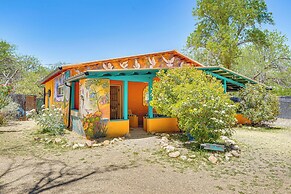 Casa Paloma Studio: Artsy & Airy w/ Hot Tub Access