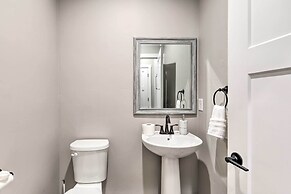 Modern Flagstaff Home, 4 Mi to Downtown!