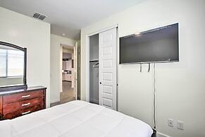 Spacious Surprise Home Near Sports Stadiums!