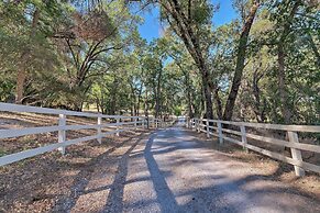 Lavish Sonora Suite on 10 Acres w/ Shared Pool!