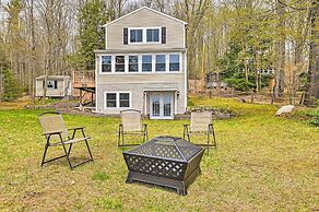 Lakefront Broadalbin Getaway w/ Deck + Kayaks