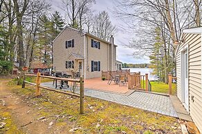 Lakefront Broadalbin Getaway w/ Deck + Kayaks