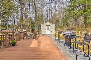 Lakefront Broadalbin Getaway w/ Deck + Kayaks