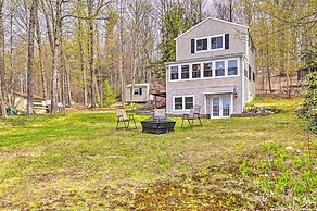 Lakefront Broadalbin Getaway w/ Deck + Kayaks