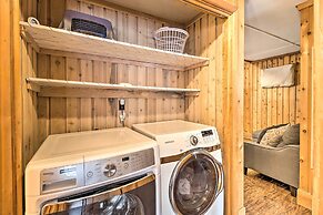 Near Skiing: Pocono Lake Cabin w/ Screened Patio