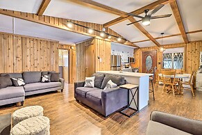 Near Skiing: Pocono Lake Cabin w/ Screened Patio