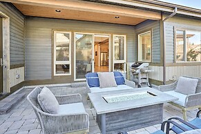 Luxury Mt Bachelor Retreat w/ Hot Tub & Patio