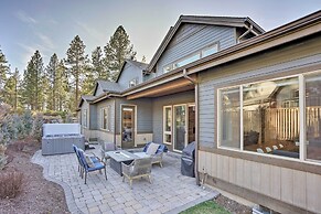 Luxury Mt Bachelor Retreat w/ Hot Tub & Patio