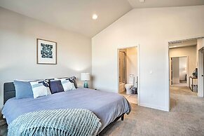 Luxury Mt Bachelor Retreat w/ Hot Tub & Patio