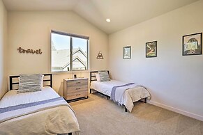 Luxury Mt Bachelor Retreat w/ Hot Tub & Patio