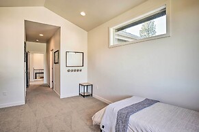 Luxury Mt Bachelor Retreat w/ Hot Tub & Patio