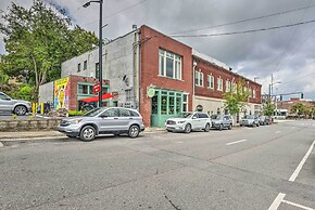 Modern Knoxville Gem: Near Campus & Eateries!