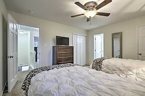 Modern Townhome w/ Deck & Golf Course Views!