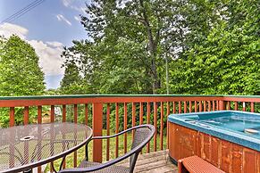 Gatlinburg Chalet: Hot Tub, Sauna + Mountain View